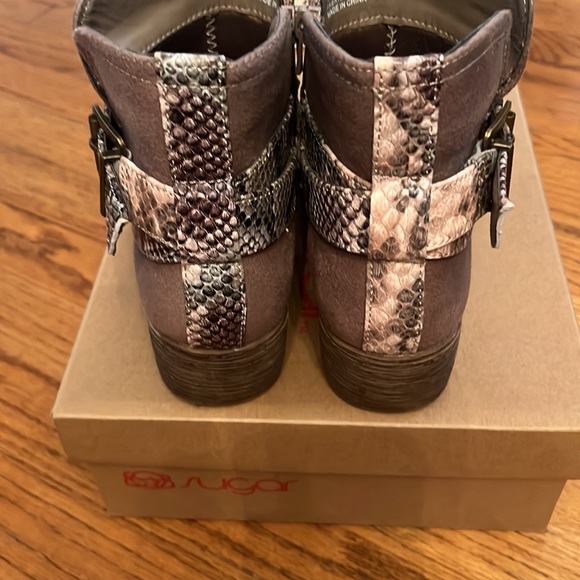 Sugar Ankle Boots in Taupe with Animal Skin Print Straps Size 7.5 - Picture 3 of 9